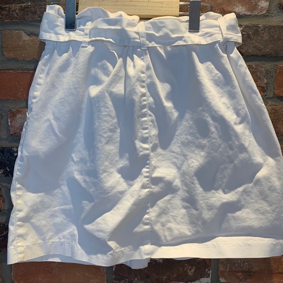Fashionable Mini white skirt with belt from Zara - Picture 6 of 7